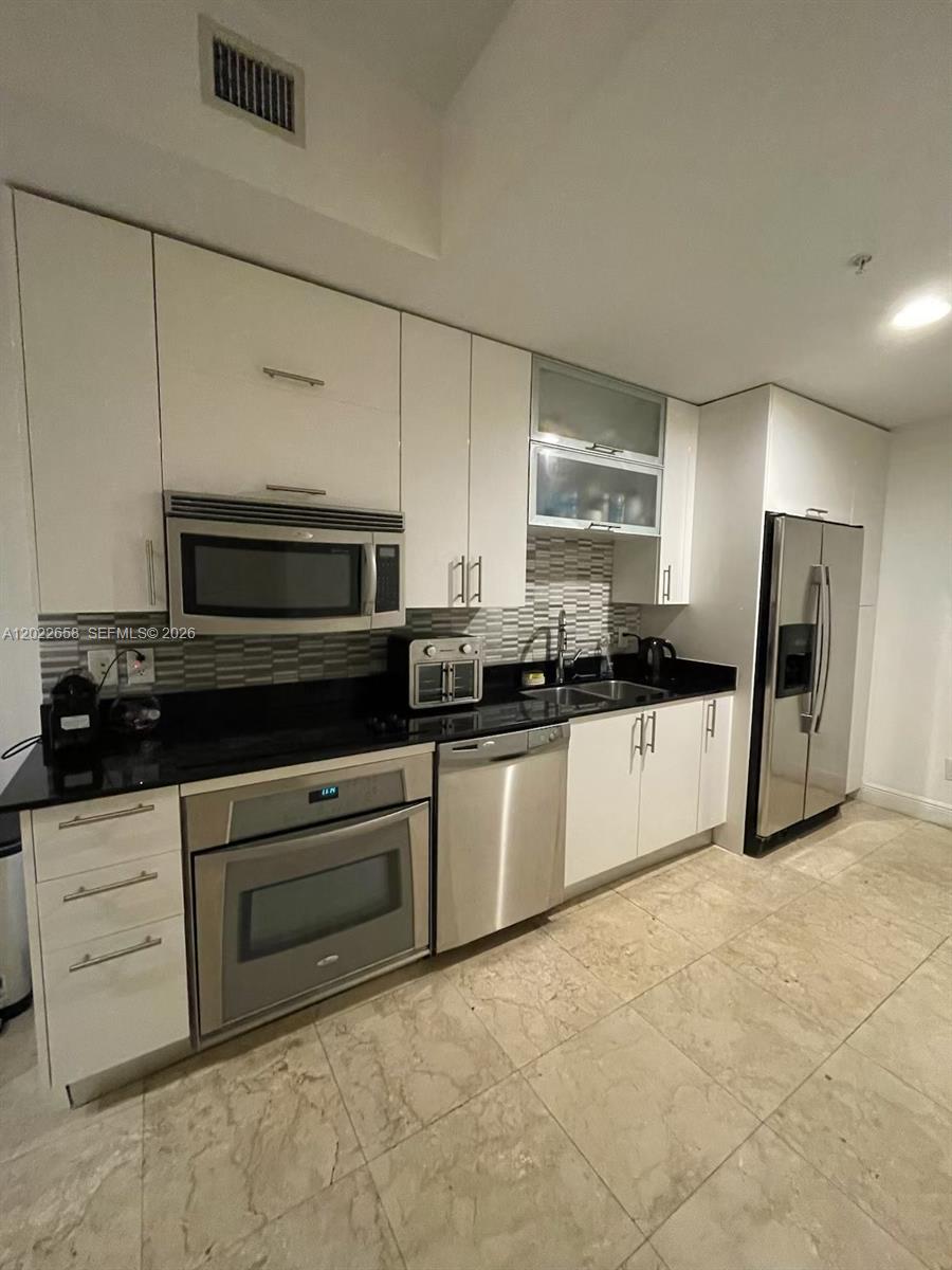 INFINITY AT BRICKELL COND - Residential
