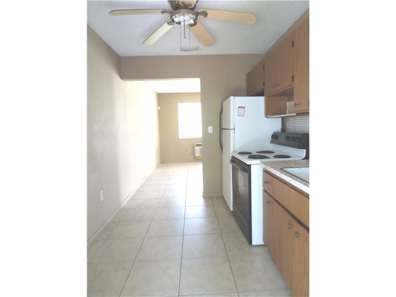 17 52 41 VENETIAN GARDENS - Residential Lease