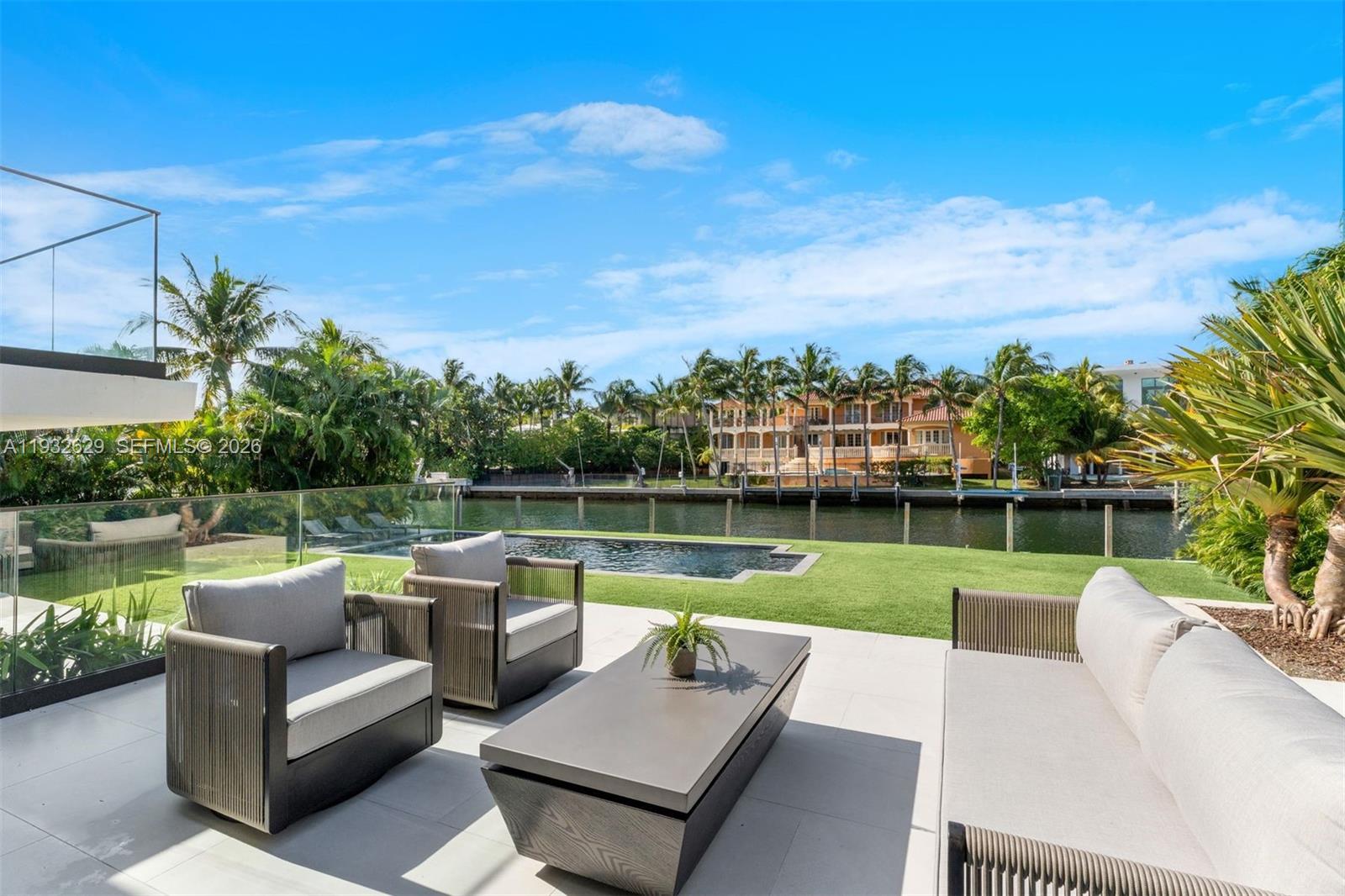 SUNRISE HARBOUR REV PL - Residential