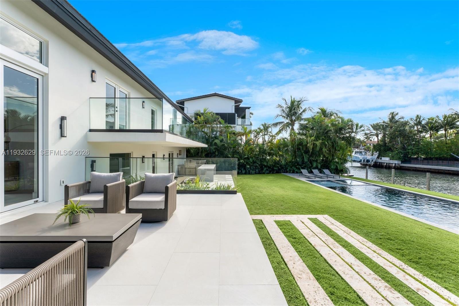 SUNRISE HARBOUR REV PL - Residential