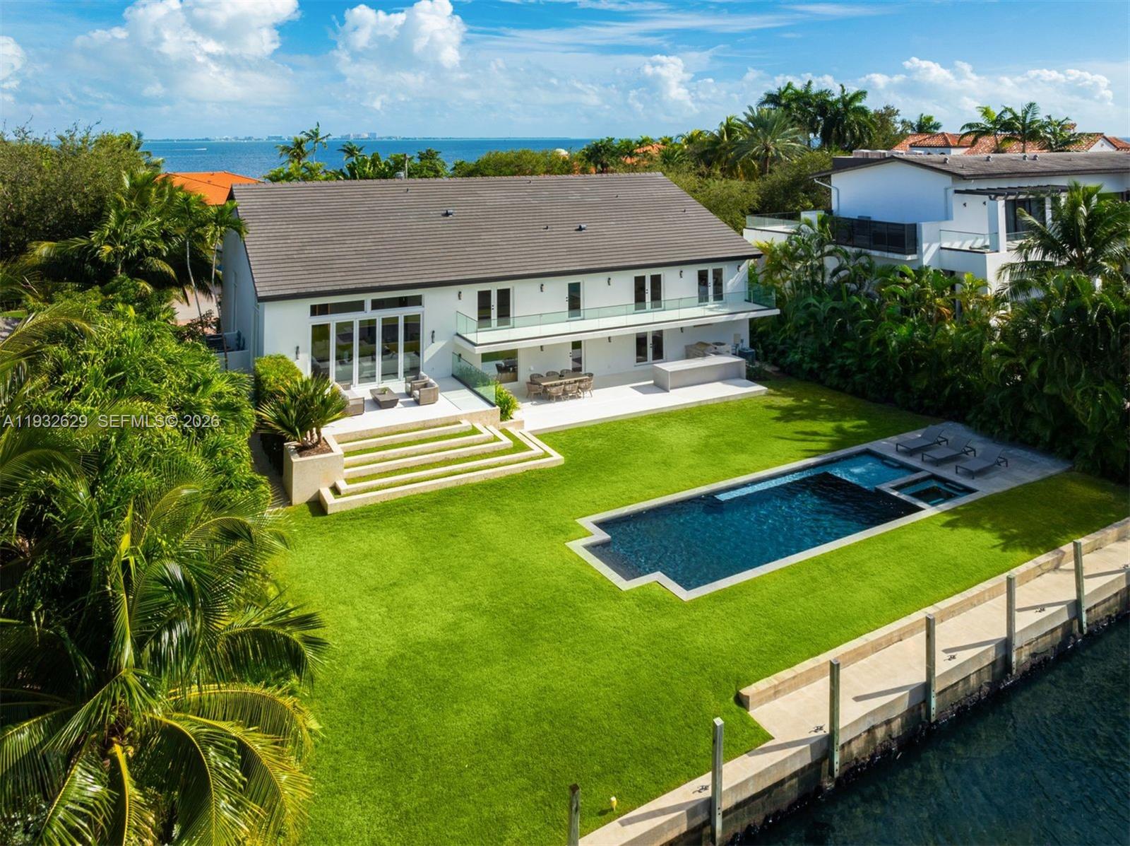 SUNRISE HARBOUR REV PL - Residential
