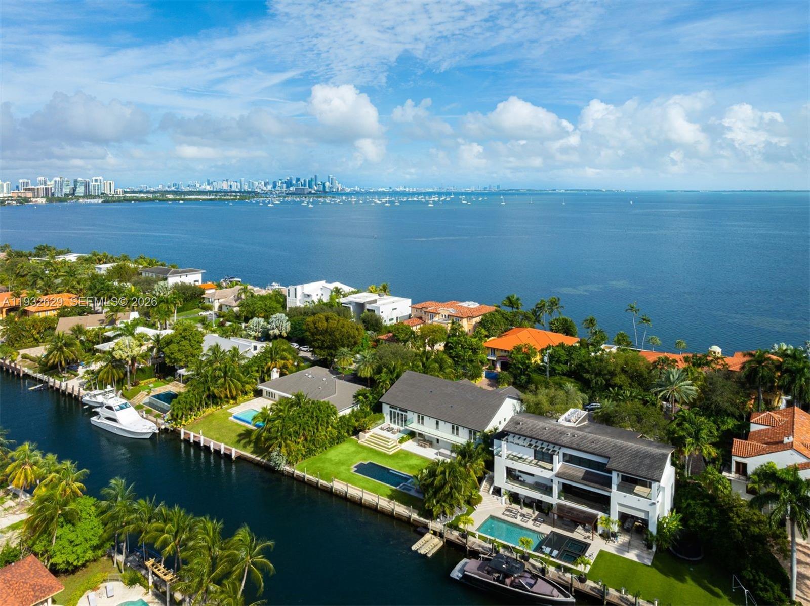 SUNRISE HARBOUR REV PL - Residential