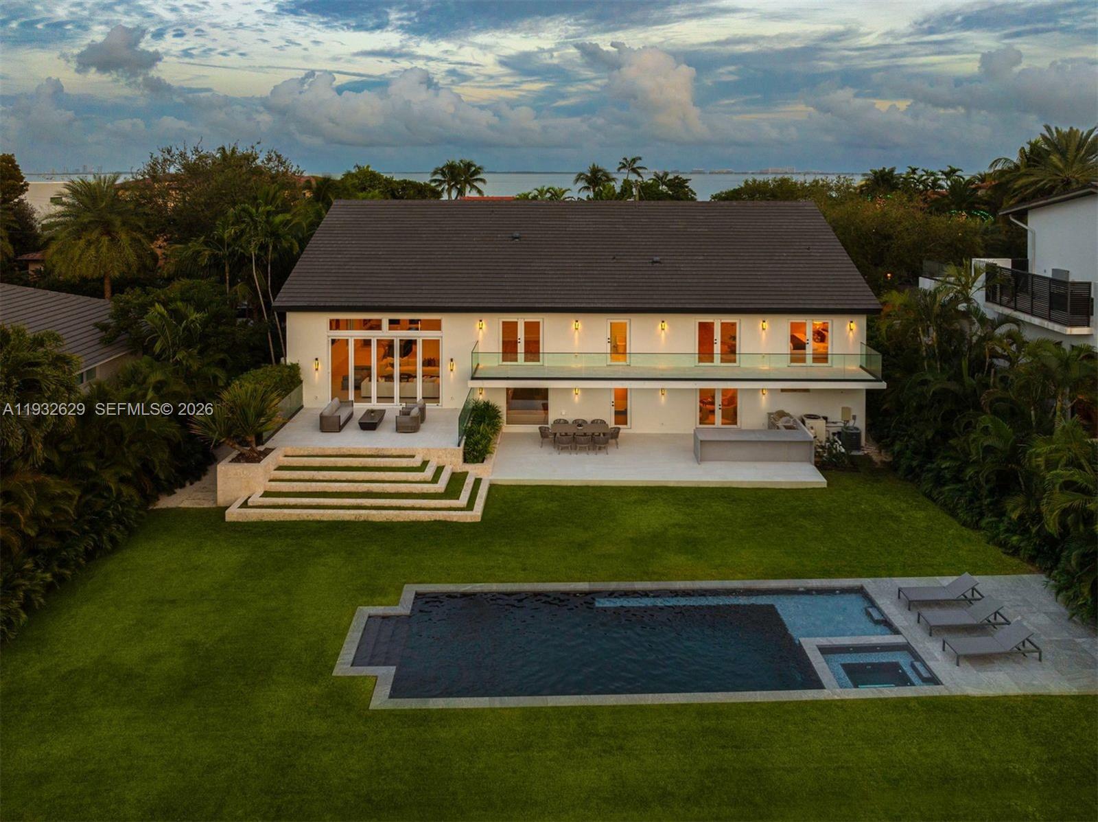 SUNRISE HARBOUR REV PL - Residential
