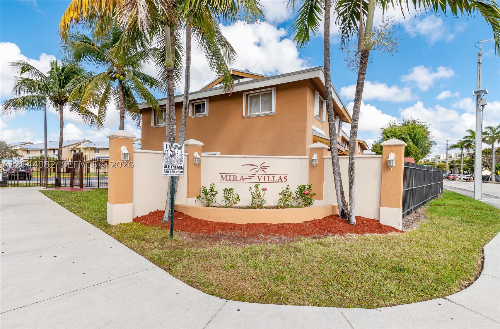 MIRA VILLAS CONDO - Residential