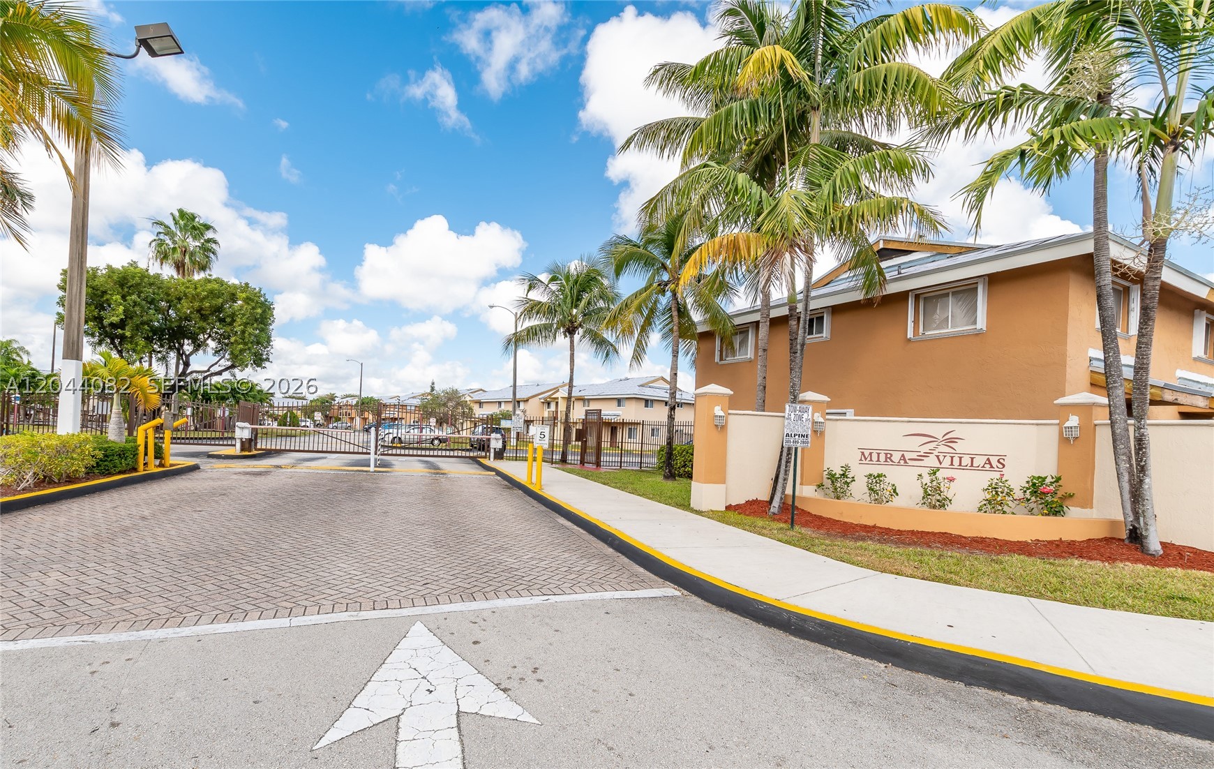 MIRA VILLAS CONDO - Residential