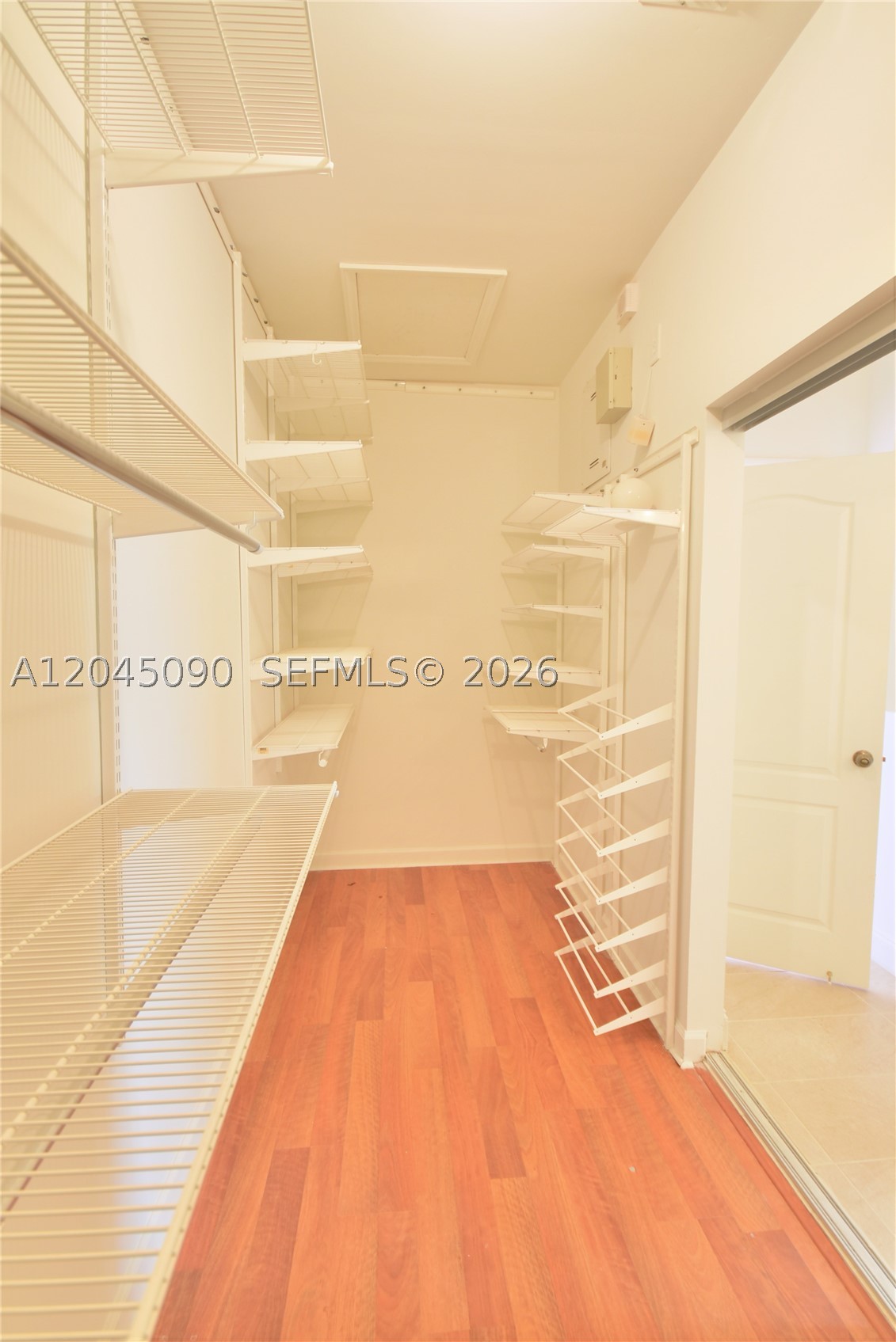 GOLDVUE ESTATES - Residential Lease