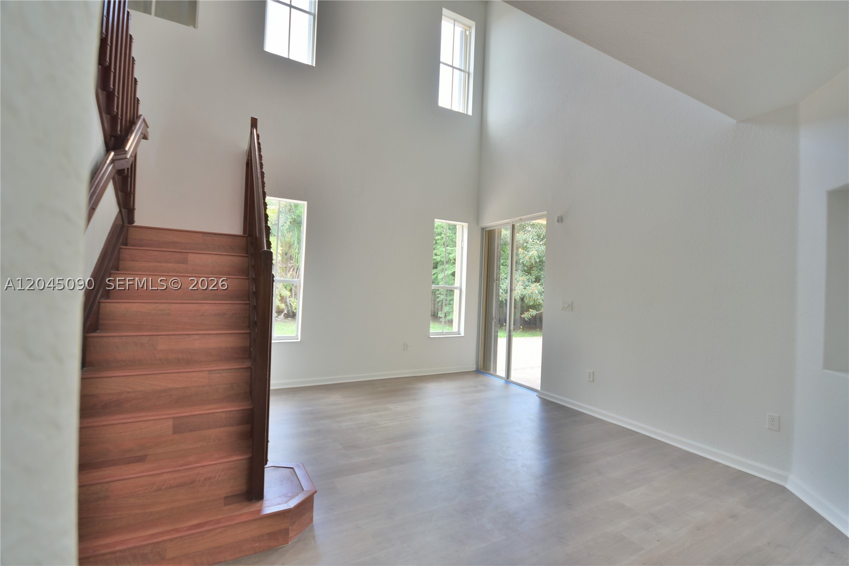 GOLDVUE ESTATES - Residential Lease