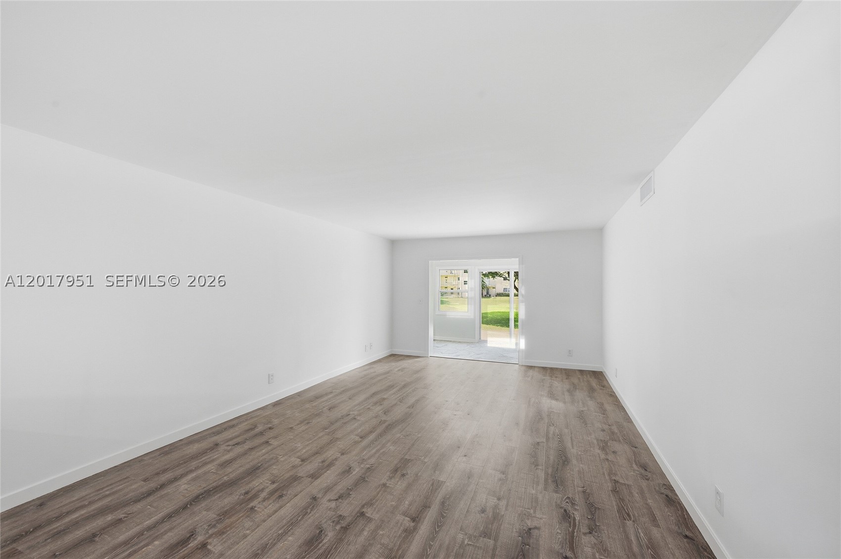 VILLAGE ROYALE FOREST GREE - Residential