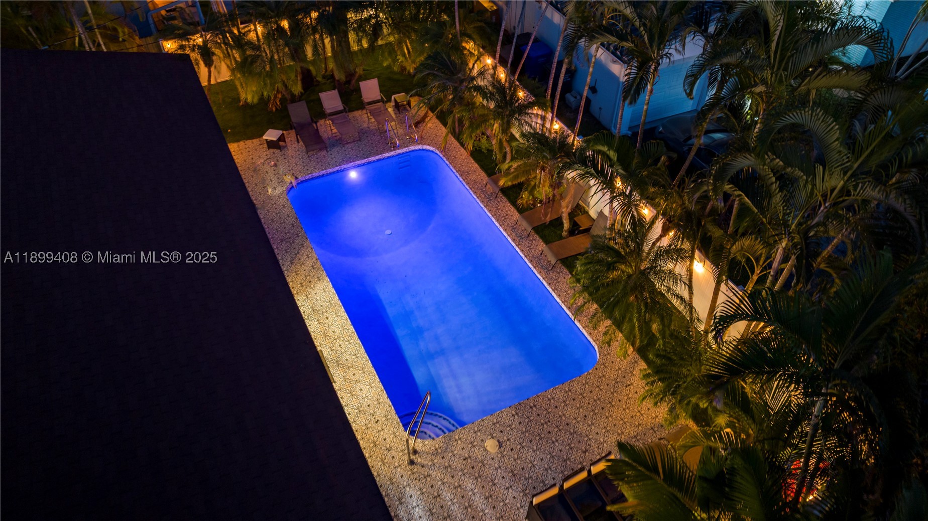 COUNTRY CLUB HOMES - Residential