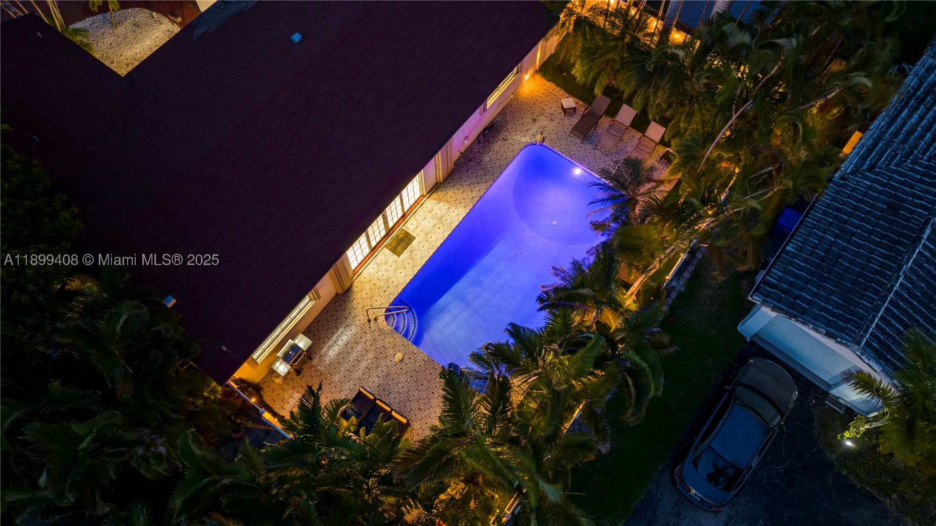 COUNTRY CLUB HOMES - Residential