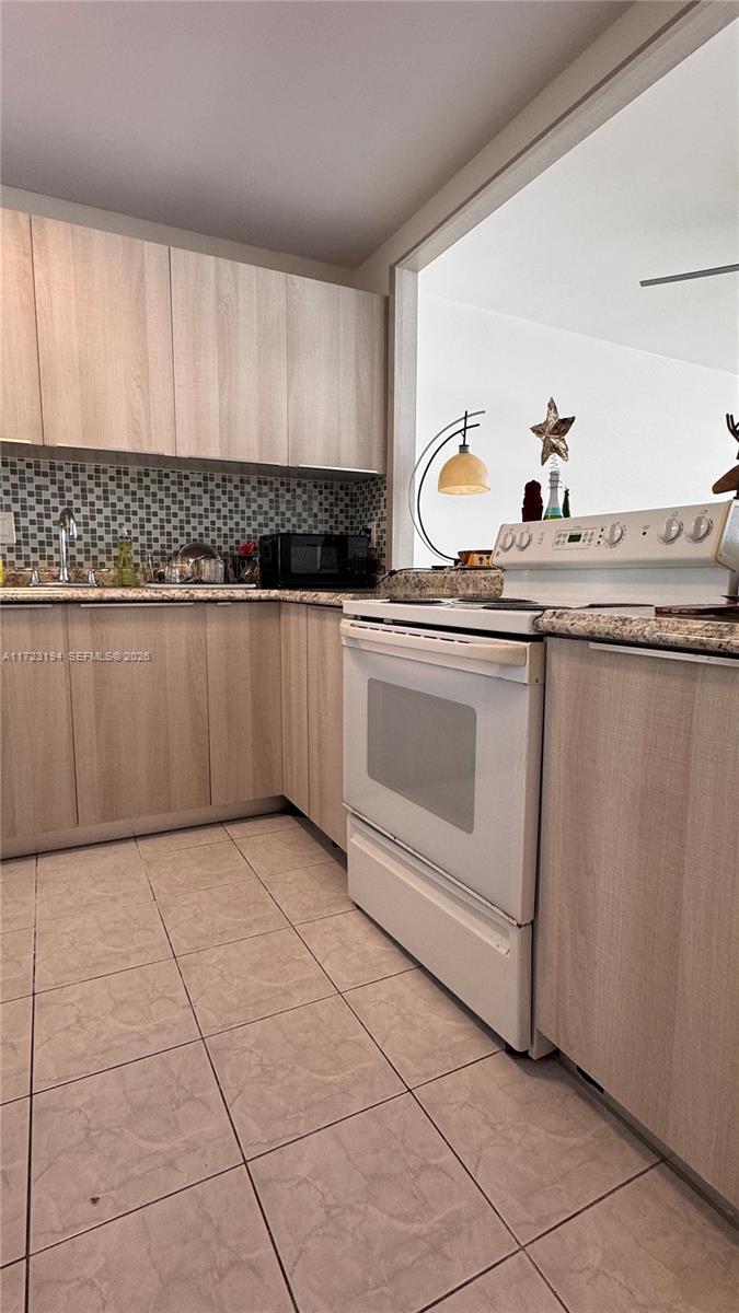 IMPERIAL TOWERS CONDO - Residential