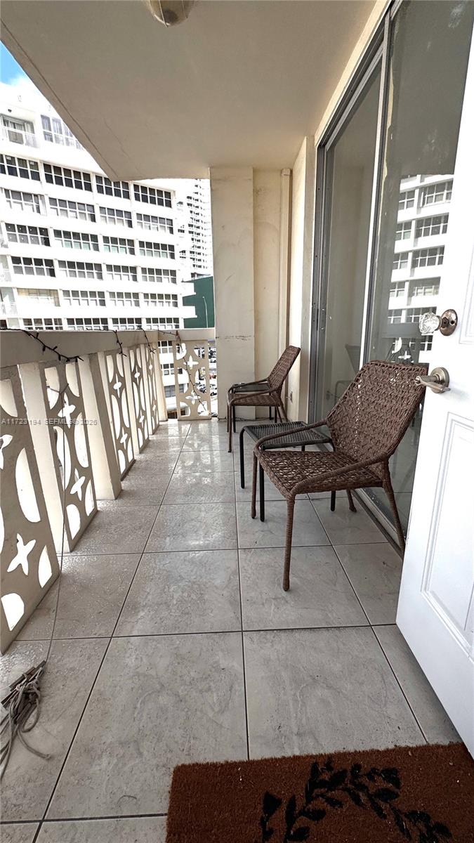 IMPERIAL TOWERS CONDO - Residential