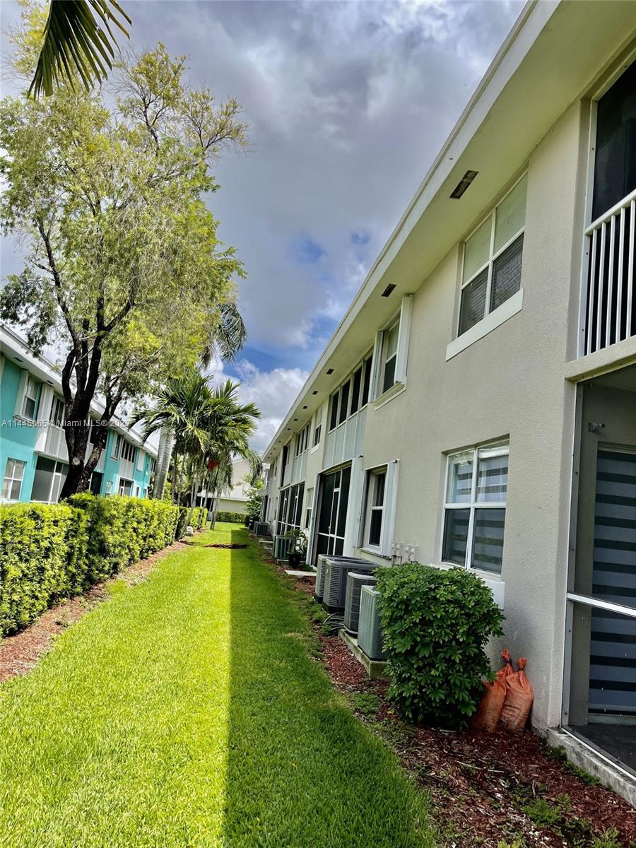 KEYS GATE CONDO NO SIX - Residential