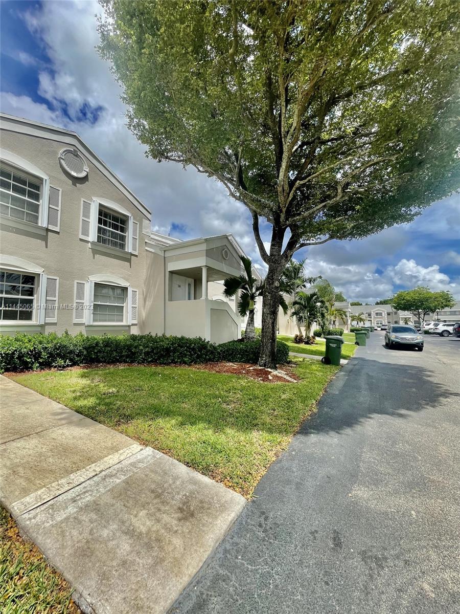 KEYS GATE CONDO NO SIX - Residential