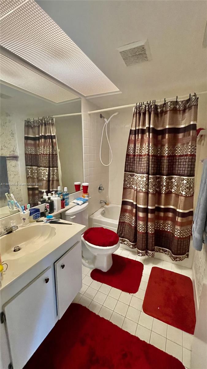 KEYS GATE CONDO NO SIX - Residential