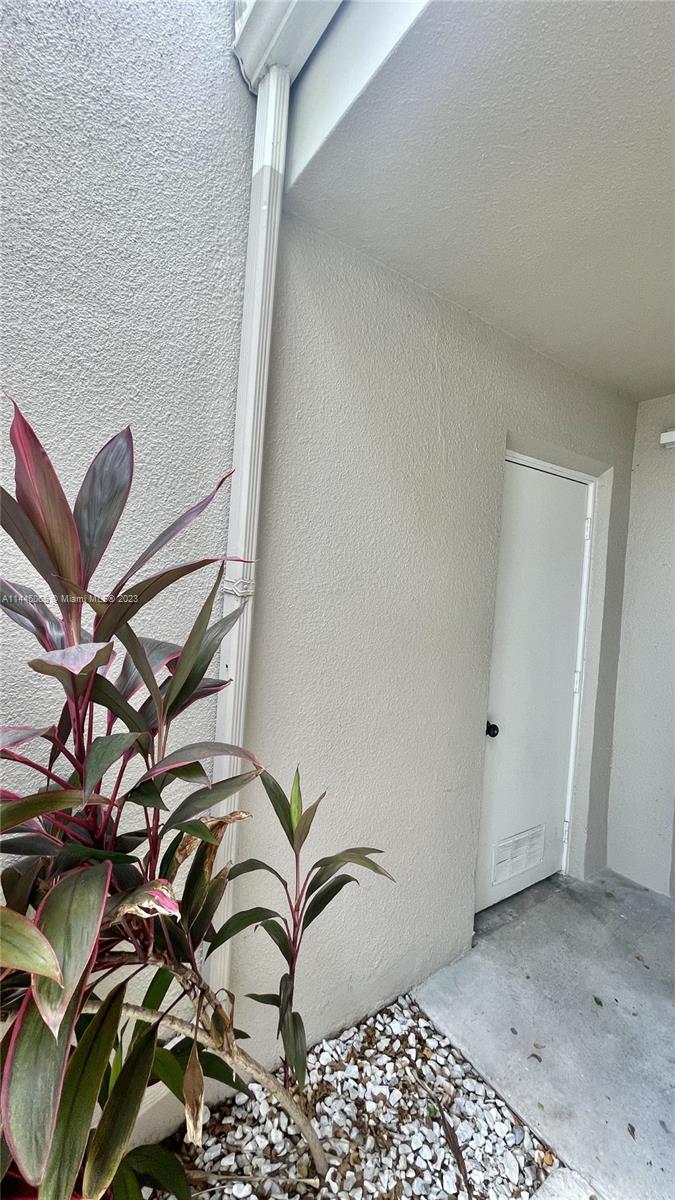 KEYS GATE CONDO NO SIX - Residential