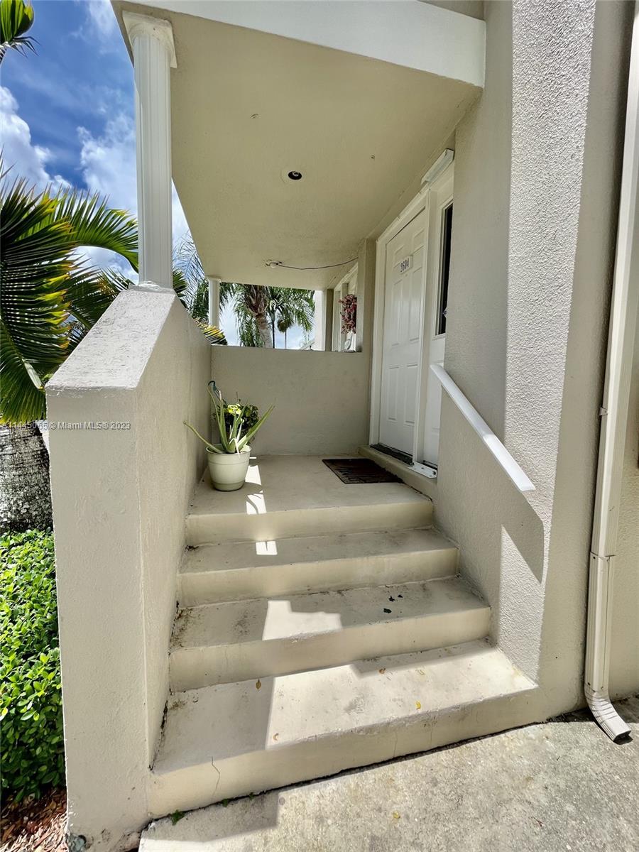 KEYS GATE CONDO NO SIX - Residential