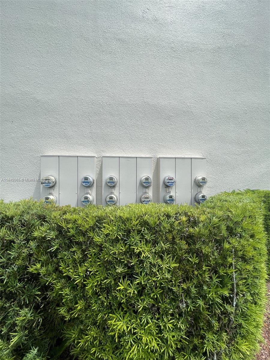 KEYS GATE CONDO NO SIX - Residential
