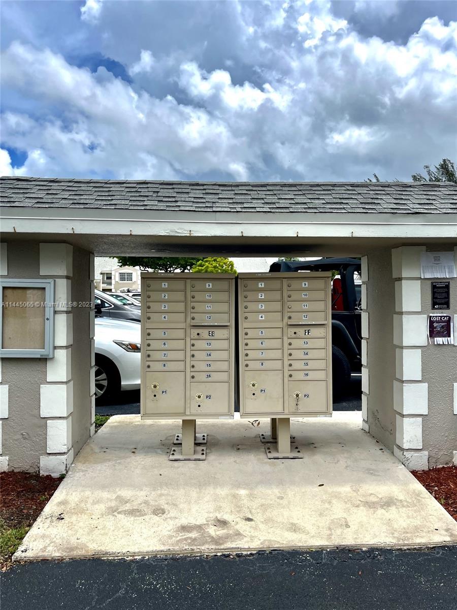 KEYS GATE CONDO NO SIX - Residential