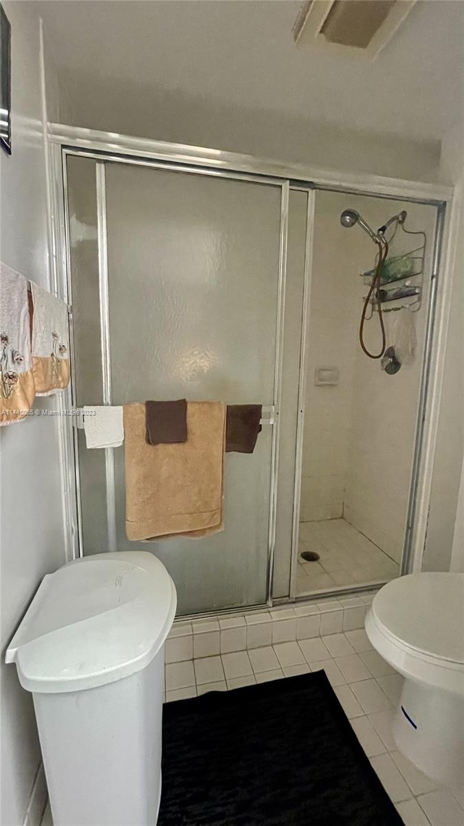KEYS GATE CONDO NO SIX - Residential