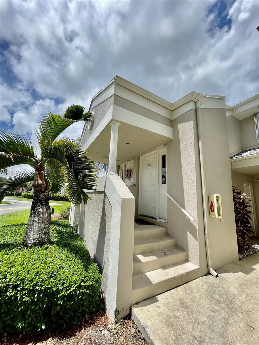 KEYS GATE CONDO NO SIX - Residential