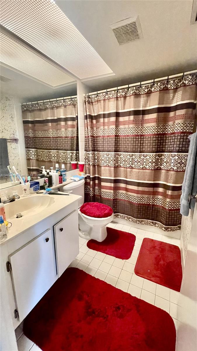 KEYS GATE CONDO NO SIX - Residential