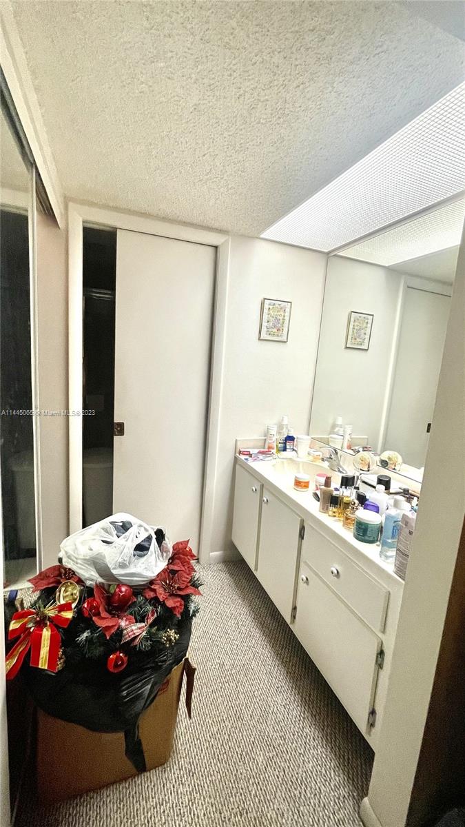 KEYS GATE CONDO NO SIX - Residential