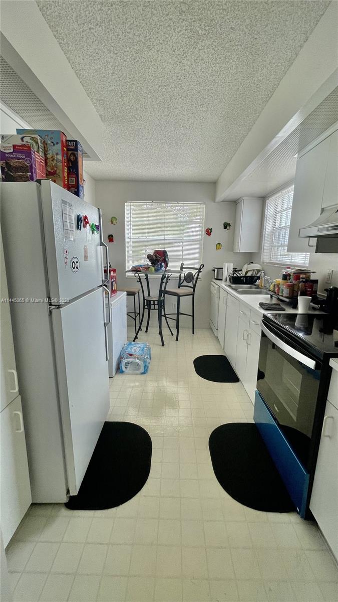 KEYS GATE CONDO NO SIX - Residential
