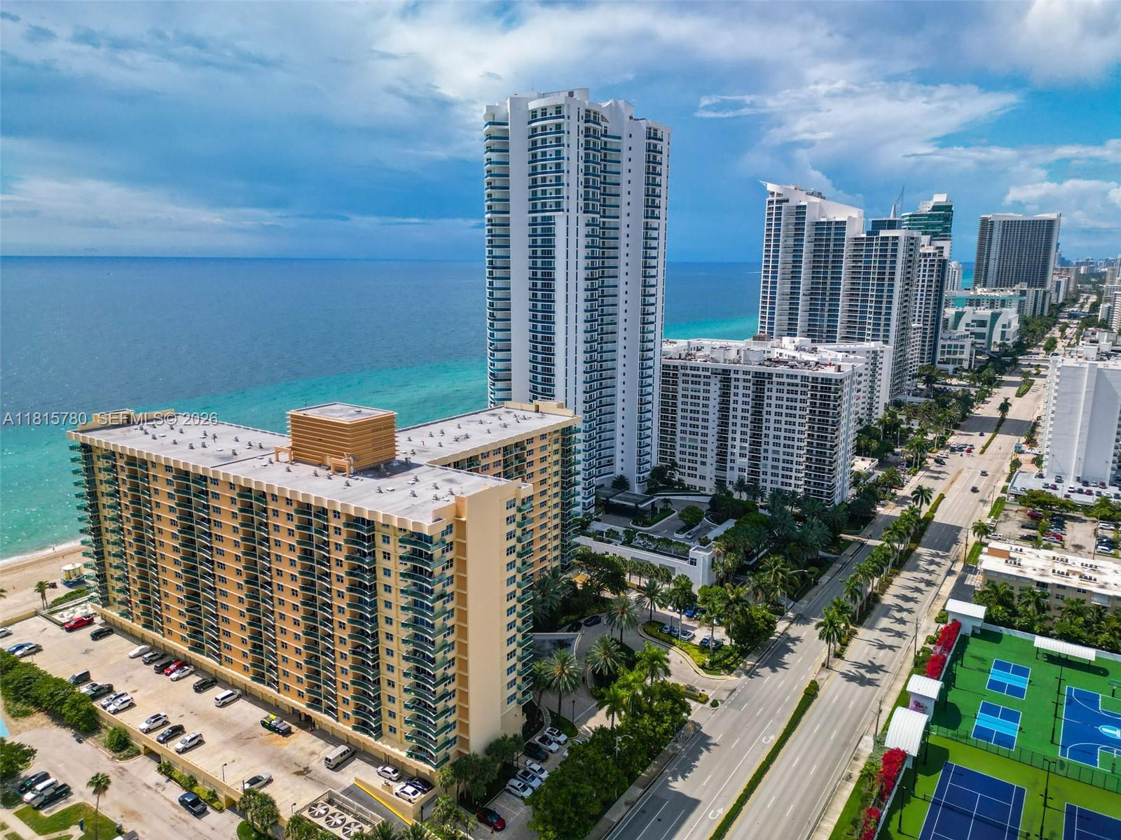 WAVE CONDOMINIMUM - Residential