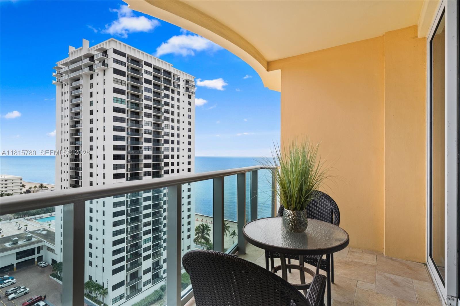 WAVE CONDOMINIMUM - Residential
