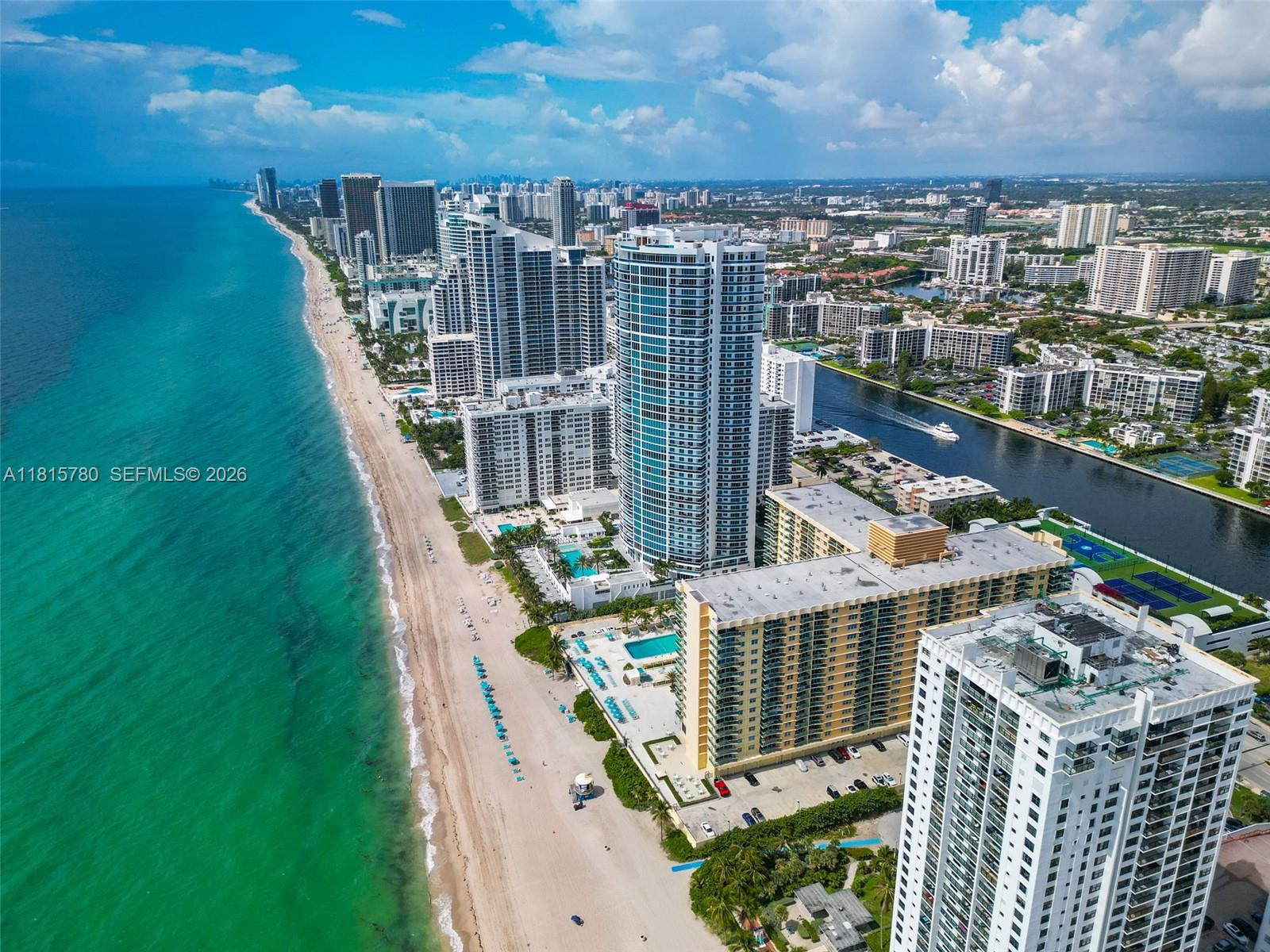 WAVE CONDOMINIMUM - Residential