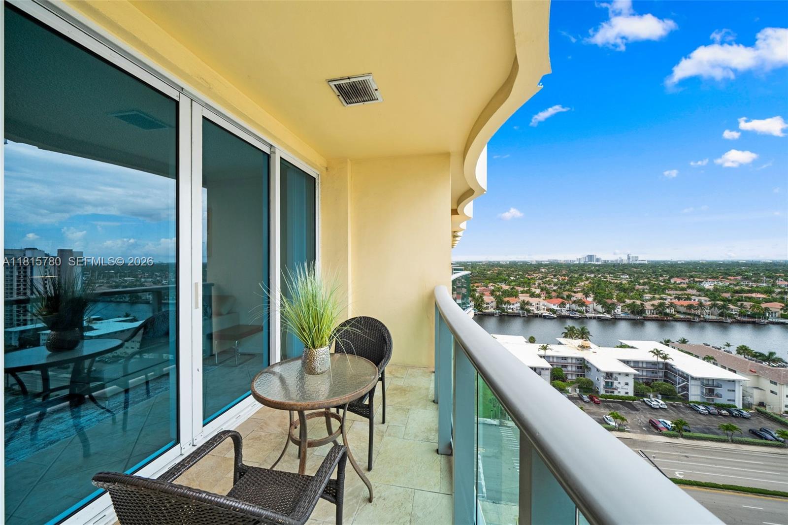 WAVE CONDOMINIMUM - Residential