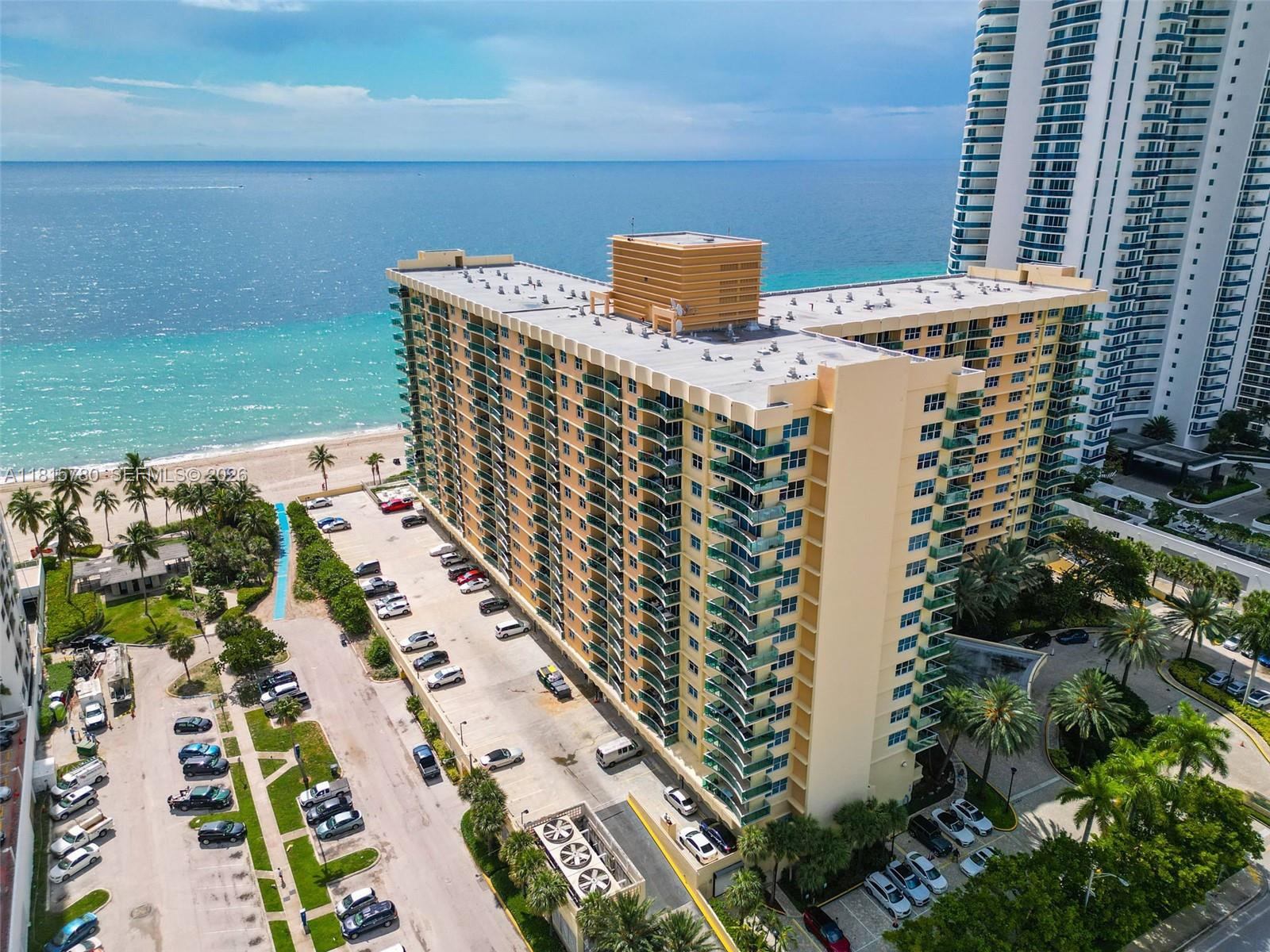 WAVE CONDOMINIMUM - Residential