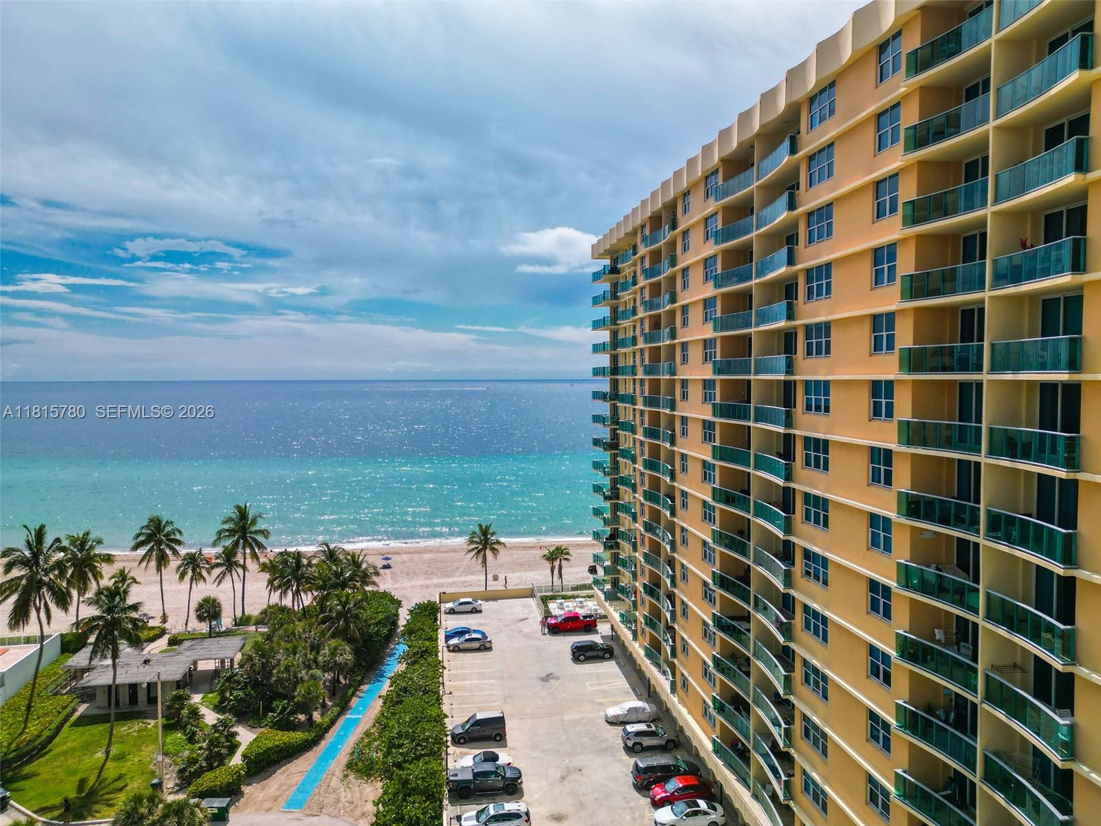 WAVE CONDOMINIMUM - Residential