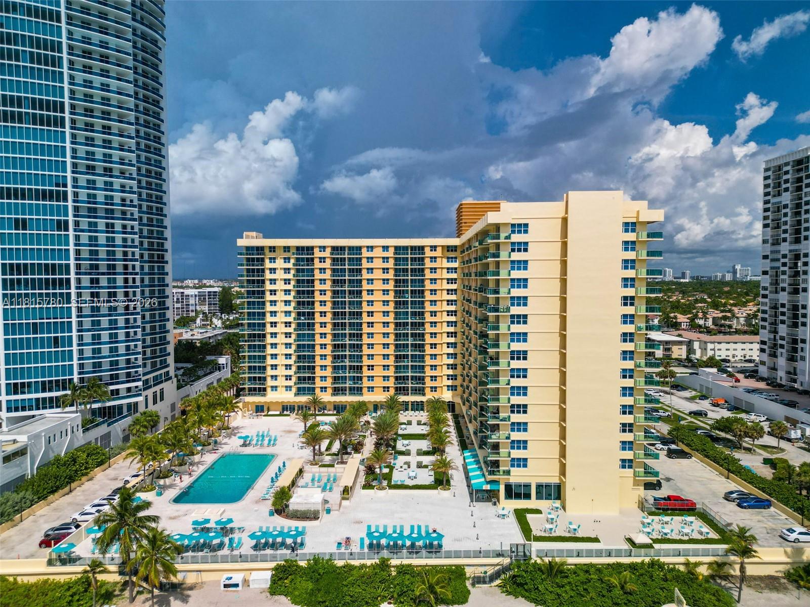 WAVE CONDOMINIMUM - Residential
