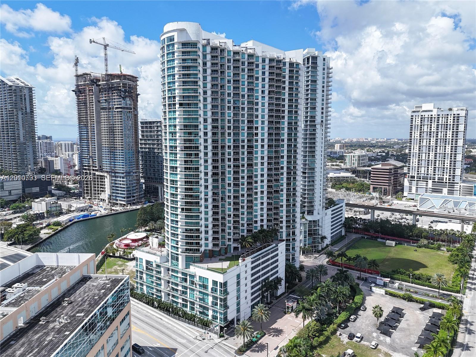 WIND CONDO - Residential