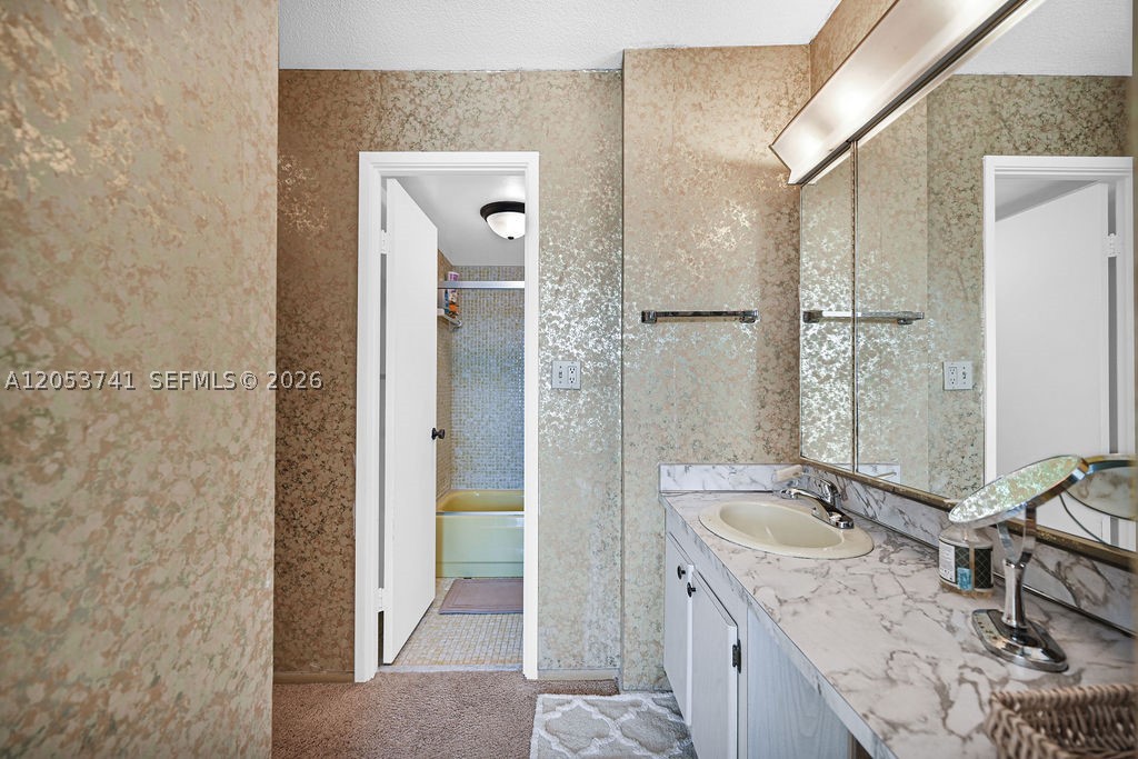 BURLEIGH HOUSE CONDO - Residential