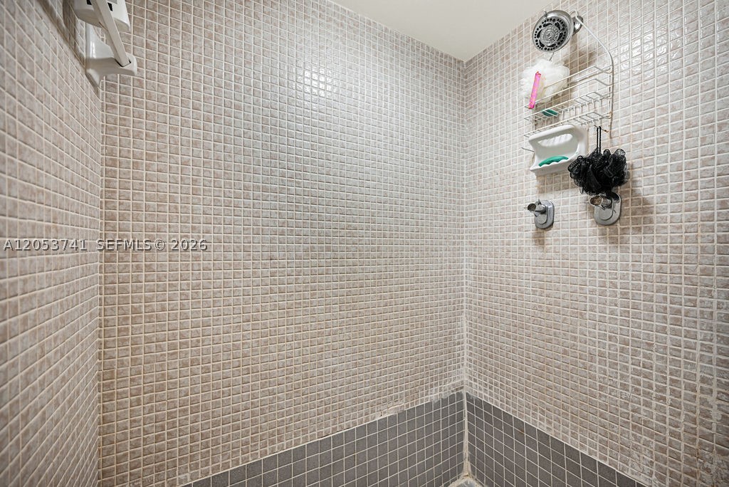 BURLEIGH HOUSE CONDO - Residential