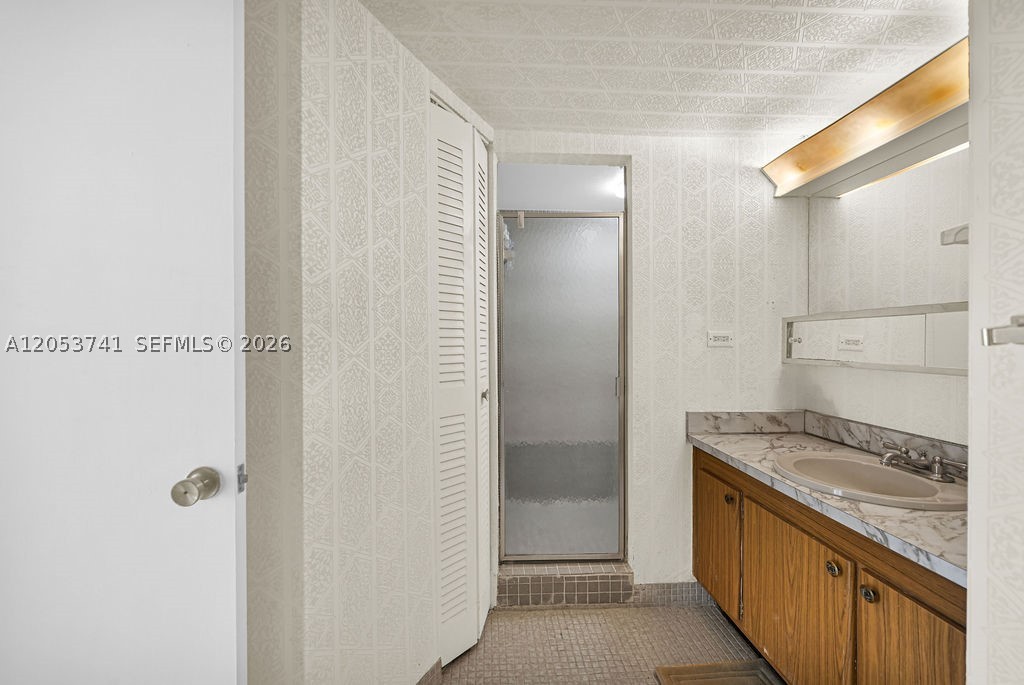 BURLEIGH HOUSE CONDO - Residential