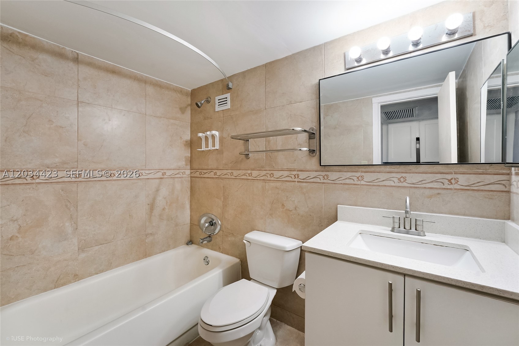 THE AVENTURA BEACH CLUB C - Residential