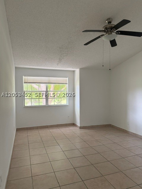 LA HACIENDA COUNTRY CLUB - Residential Lease