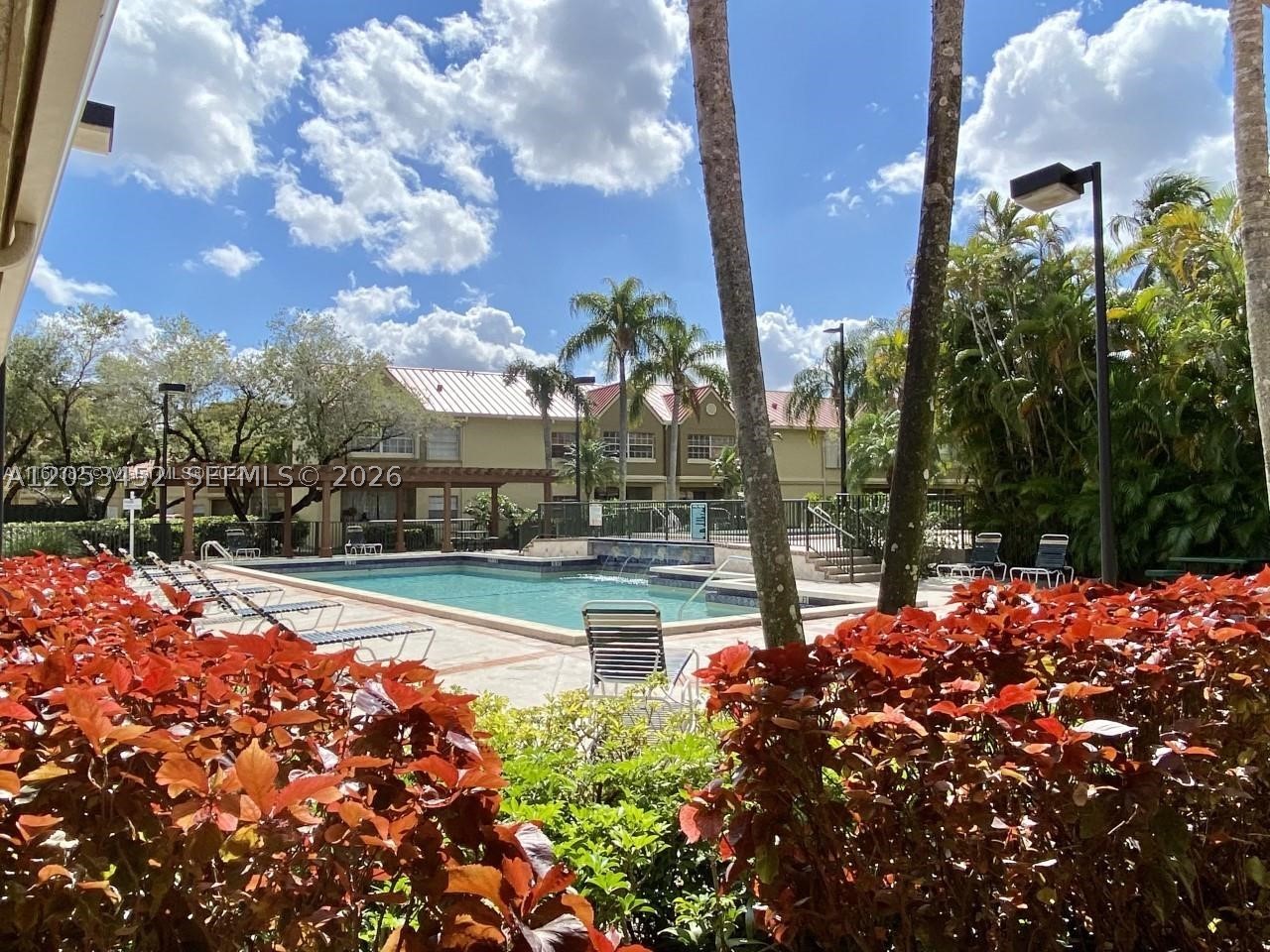 LA HACIENDA COUNTRY CLUB - Residential Lease