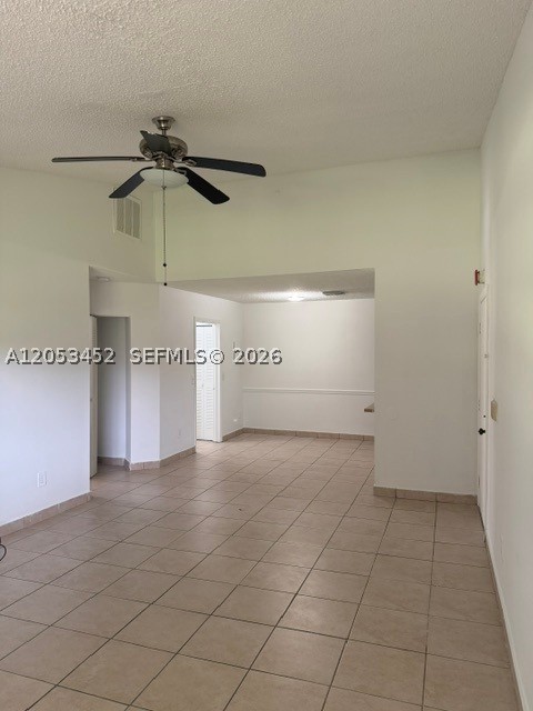 LA HACIENDA COUNTRY CLUB - Residential Lease