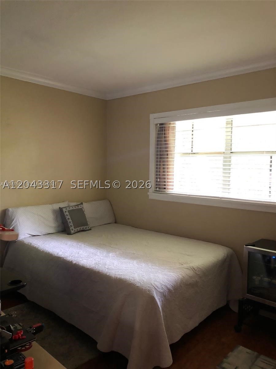 VILLAS OF PINECREST CONDO - Residential