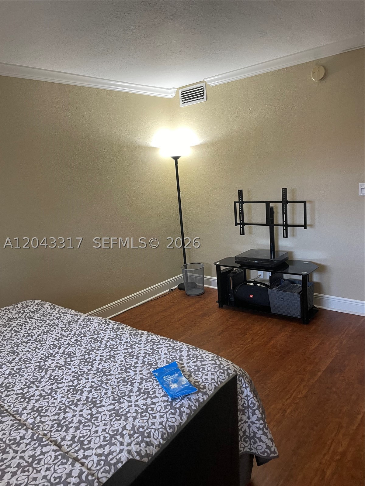 VILLAS OF PINECREST CONDO - Residential