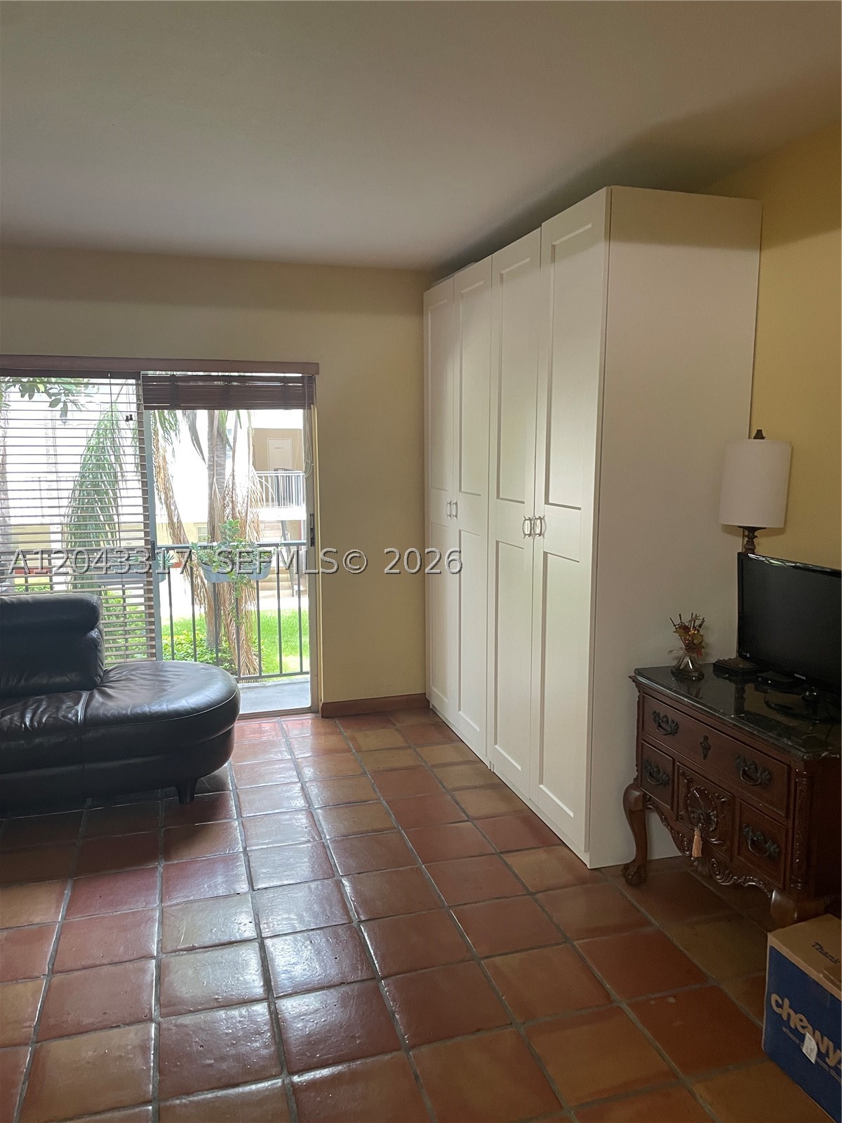 VILLAS OF PINECREST CONDO - Residential