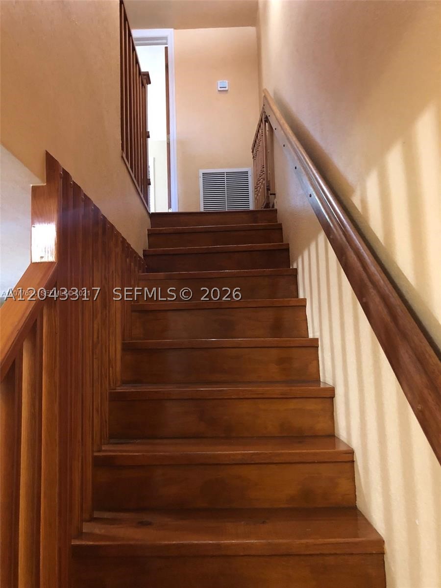 VILLAS OF PINECREST CONDO - Residential