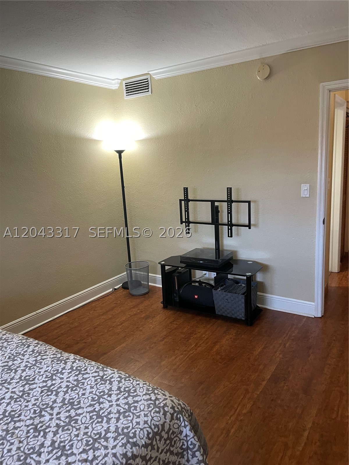 VILLAS OF PINECREST CONDO - Residential