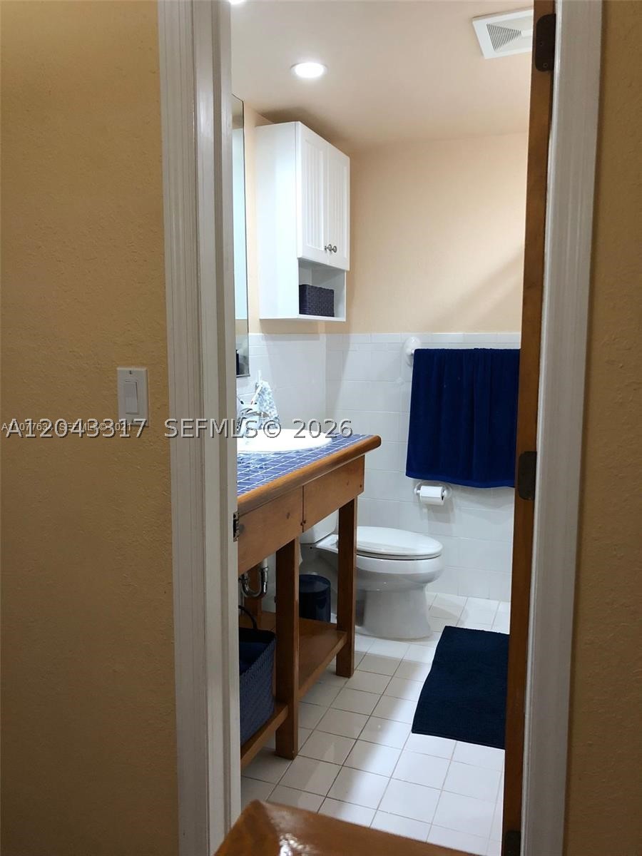 VILLAS OF PINECREST CONDO - Residential