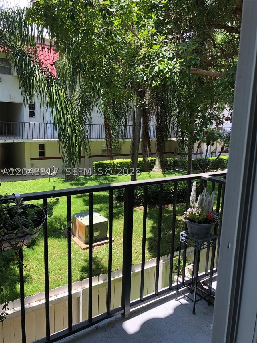 VILLAS OF PINECREST CONDO - Residential